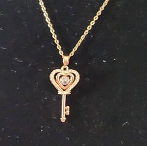 Rose Gold Heart Key Pendant Necklace (G53)